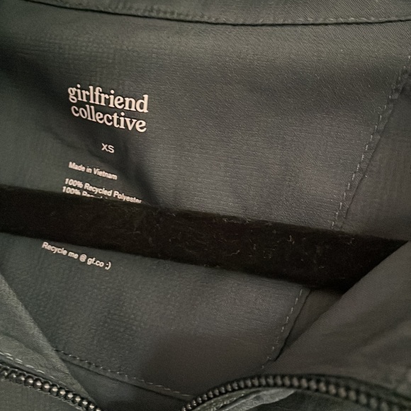 Girlfriend Collective green crop jacket & shorts - Picture 3 of 8